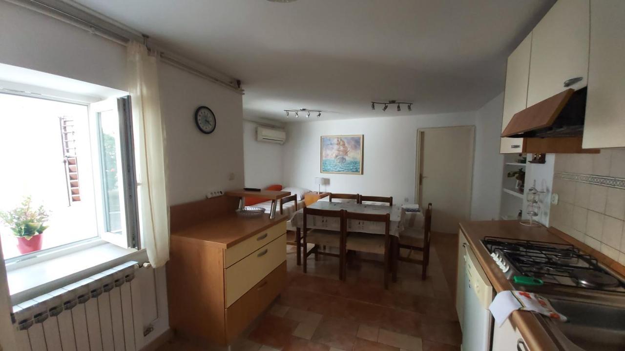 Apartment Uskok Senj  Buitenkant foto